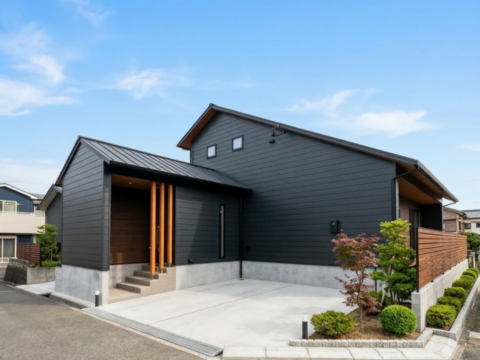 細部にまでこだわって「趣味×高性能」を実現した、全館空調、高断熱、高気密 平屋風2階建て